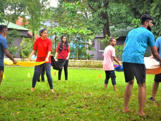 Beyond the Office Walls: How Winter Team Outings Improve Team Bonding